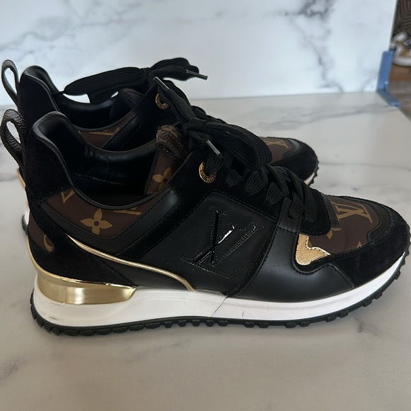 Louis Vuitton Sneakers - Picture 7 of 13